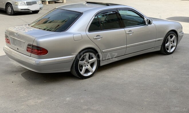 Mercedes E 320 2001, 384,213 km - 3.2 l - Bakı