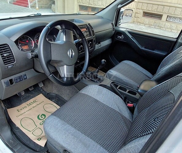 Nissan Navara 2013, 287,400 km - 2.5 l - Bakı