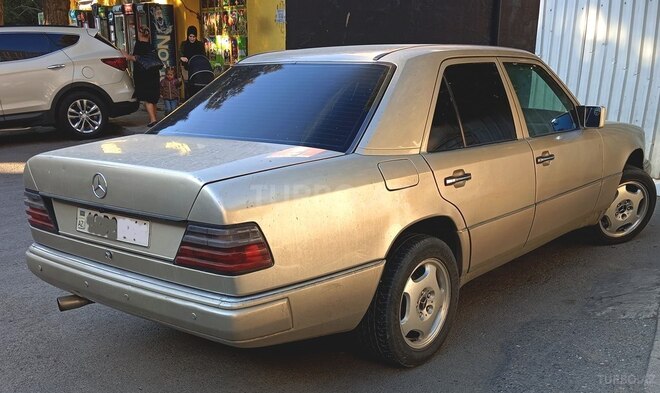 Mercedes E 250 1990, 350,000 km - 2.5 l - Bakı