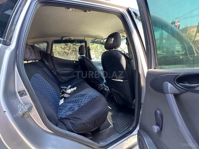 Mercedes A 160 2000, 180,000 km - 1.6 л - Salyan