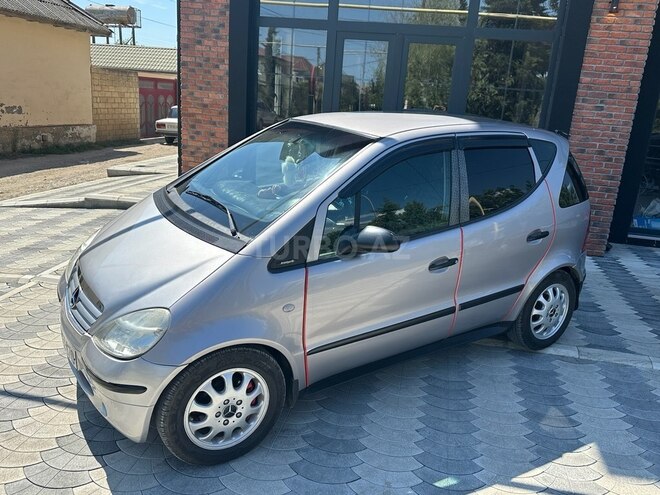 Mercedes A 160 2000, 180,000 km - 1.6 л - Salyan