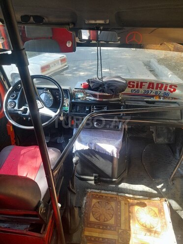 Mercedes 208 D 1990, 444,556 km - 2.3 l - Salyan