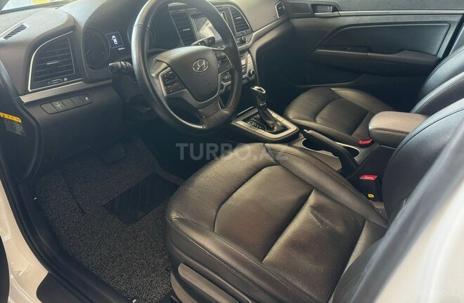 Hyundai Avante 2016, 176,834 km - 1.6 л - Bakı
