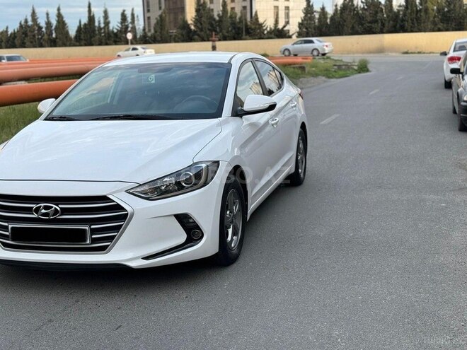 Hyundai Avante 2016, 176,834 km - 1.6 л - Bakı
