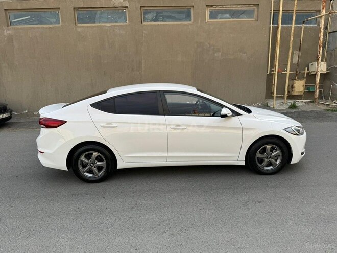 Hyundai Avante 2016, 176,834 km - 1.6 л - Bakı