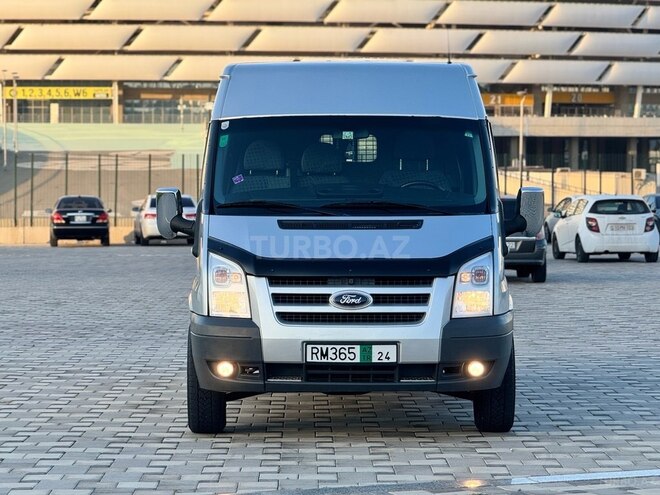 Ford Transit-3