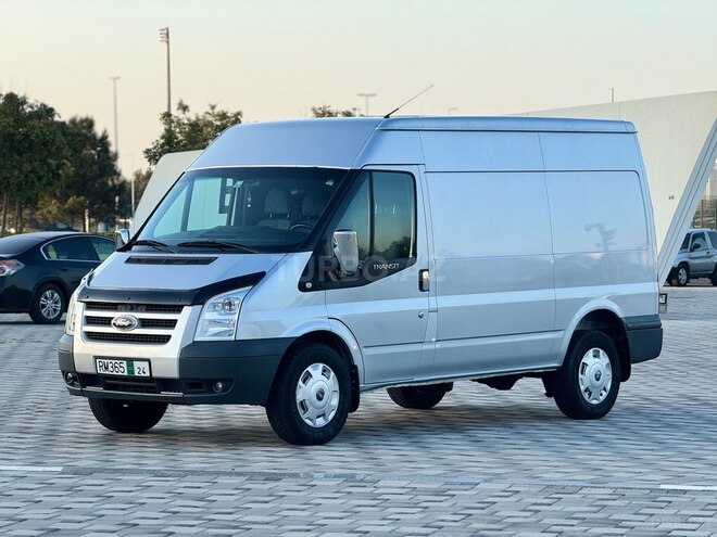Ford Transit-5