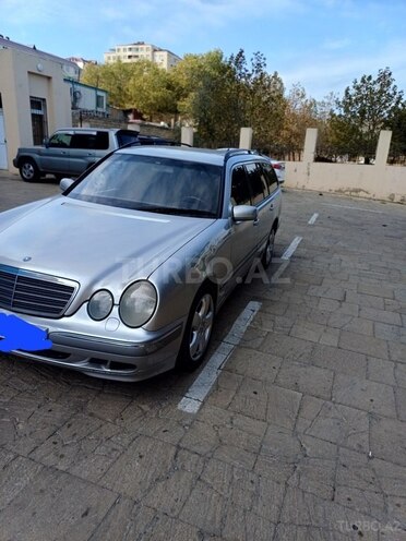 Mercedes E 200 1999, 280,000 km - 2.0 l - Sumqayıt