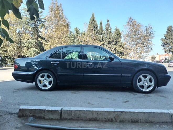 Mercedes E 240 2000, 334,000 km - 2.4 l - Gəncə