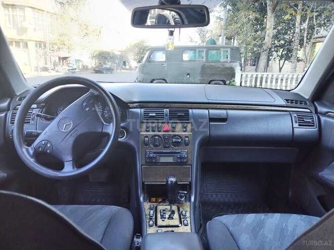 Mercedes E 240 2000, 334,000 km - 2.4 l - Gəncə
