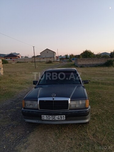 Mercedes 190 1992, 335,000 km - 2.0 l - Qax