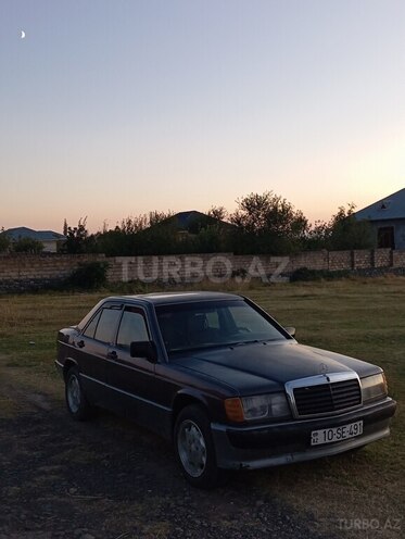 Mercedes 190 1992, 335,000 km - 2.0 l - Qax