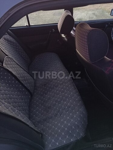 Mercedes 190 1992, 335,000 km - 2.0 l - Qax