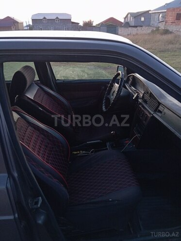 Mercedes 190 1992, 335,000 km - 2.0 l - Qax
