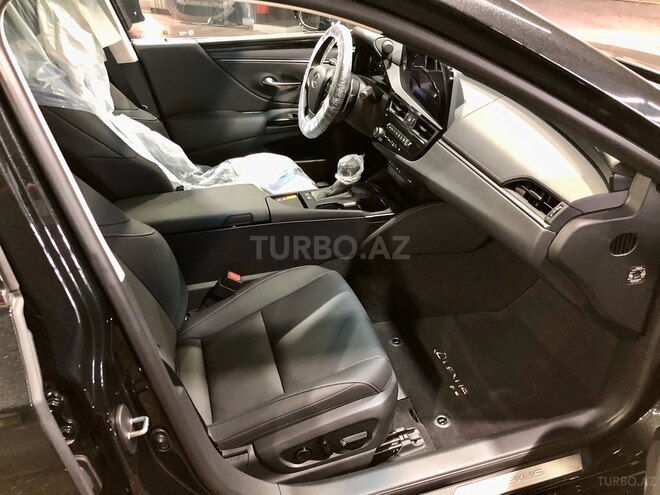 Lexus ES 300h-13