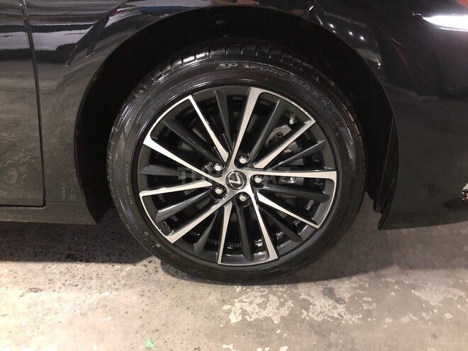Lexus ES 300h-8