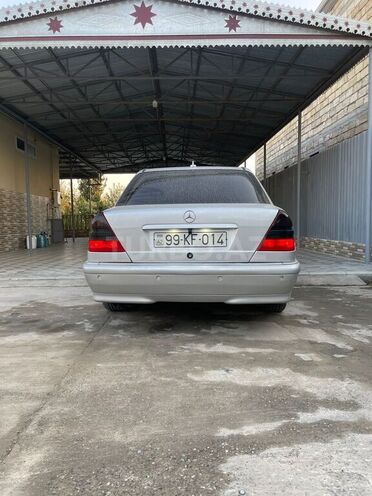 Mercedes C 240 1999, 384,457 km - 2.4 л - Biləsuvar