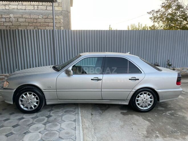 Mercedes C 240 1999, 384,457 km - 2.4 л - Biləsuvar