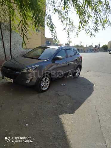 Hyundai Tucson 2009, 257,000 km - 2.0 l - Salyan