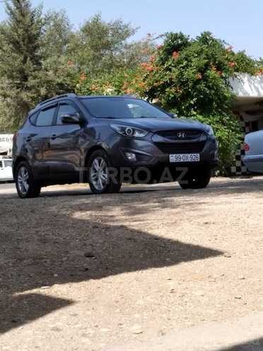 Hyundai Tucson 2009, 257,000 km - 2.0 l - Salyan