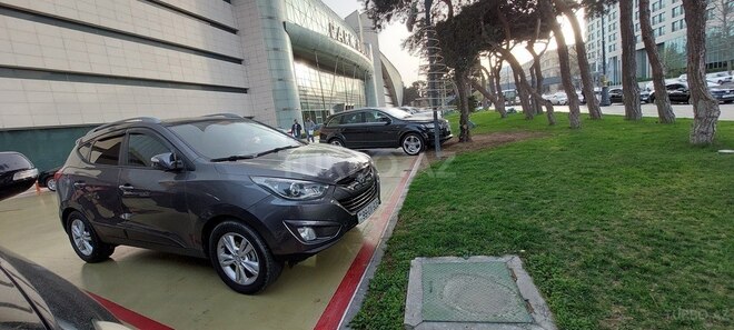 Hyundai Tucson 2009, 257,000 km - 2.0 l - Salyan