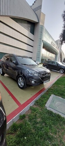 Hyundai Tucson 2009, 257,000 km - 2.0 l - Salyan
