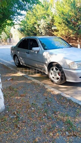 Mercedes C 230 1995, 390,000 km - 2.3 л - Salyan
