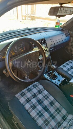 Mercedes C 230 1995, 390,000 km - 2.3 л - Salyan