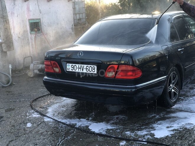 Mercedes E 230 1996, 506,000 km - 2.3 л - Yevlax