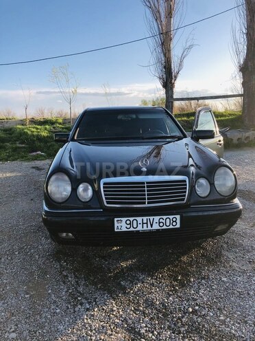Mercedes E 230 1996, 506,000 km - 2.3 л - Yevlax