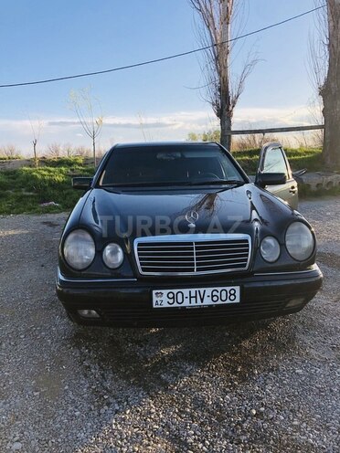 Mercedes E 230 1996, 506,000 km - 2.3 л - Yevlax