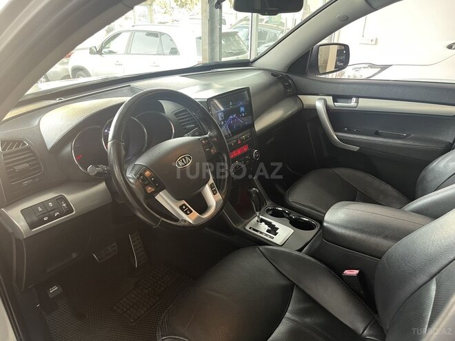 Kia Sorento-16