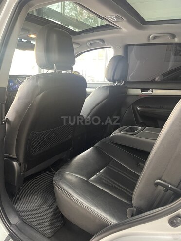 Kia Sorento-12