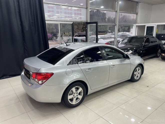 Chevrolet Cruze-11