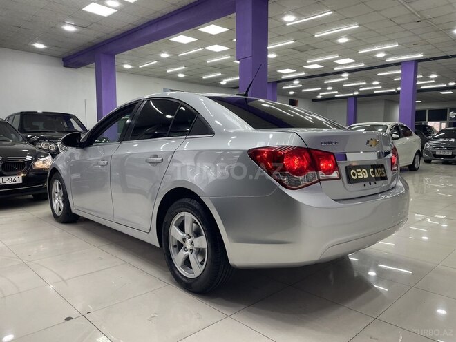 Chevrolet Cruze-13