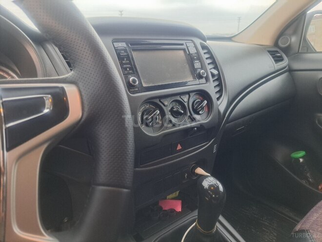 Mitsubishi L200 2019, 248,235 km - 2.5 l - Bakı