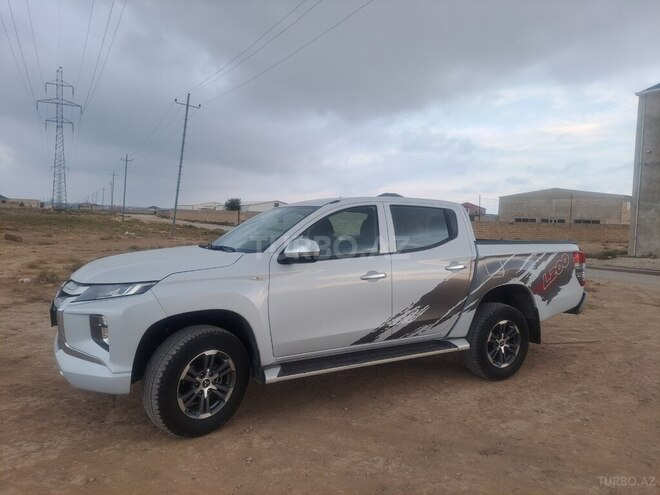 Mitsubishi L200 2019, 248,235 km - 2.5 l - Bakı