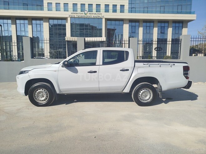 Mitsubishi L200-4