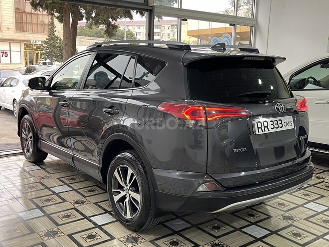 Toyota RAV4-6