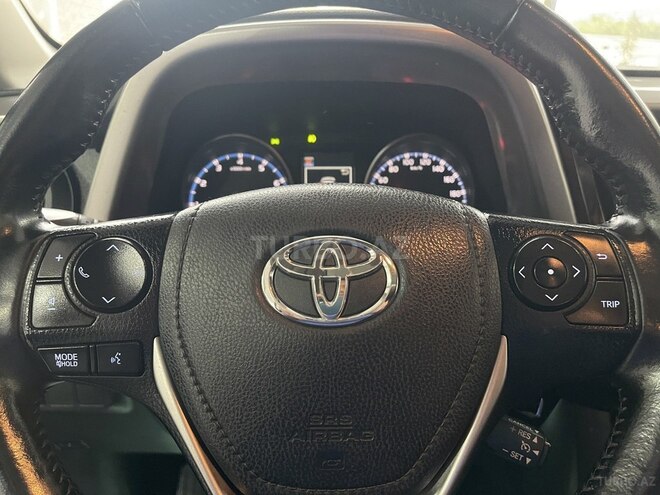 Toyota RAV4-11