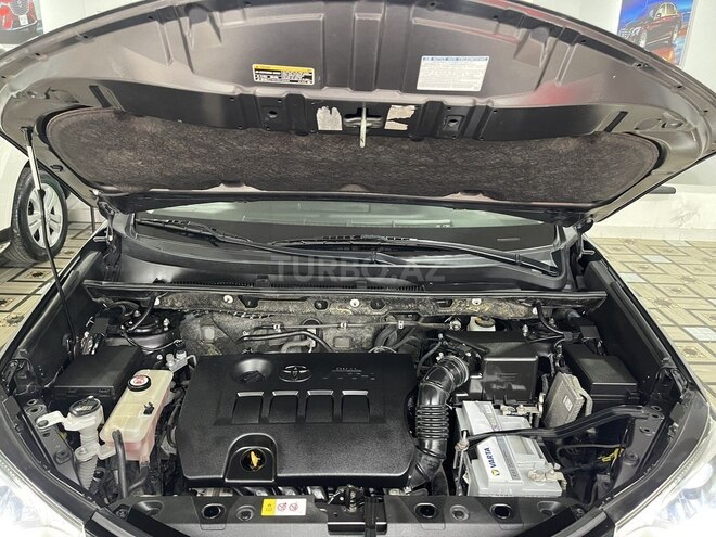 Toyota RAV4-17