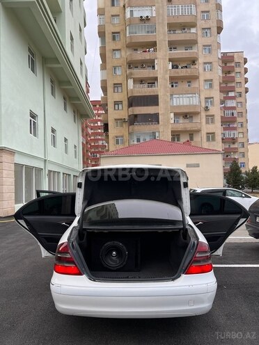 Mercedes E 220 d 2004, 301,000 km - 2.2 l - Bakı