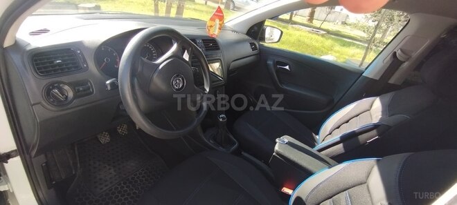 Volkswagen Polo 2015, 209,000 km - 1.6 l - Masallı