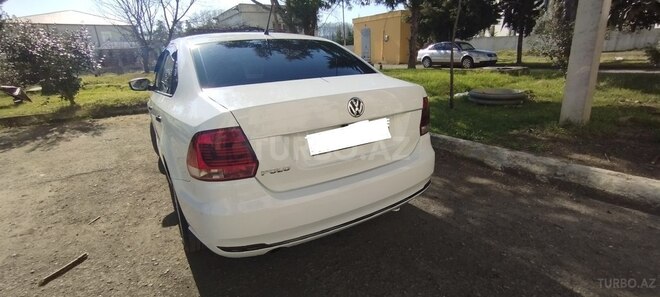 Volkswagen Polo 2015, 209,000 km - 1.6 l - Masallı