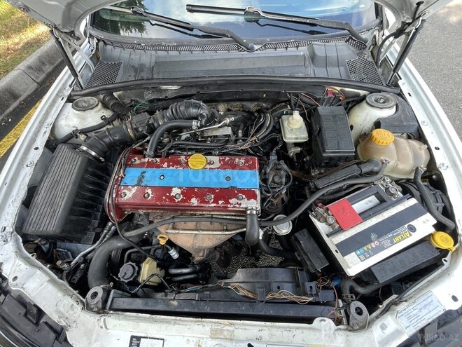 Opel Vectra 1996, 265,000 km - 1.8 l - Qax
