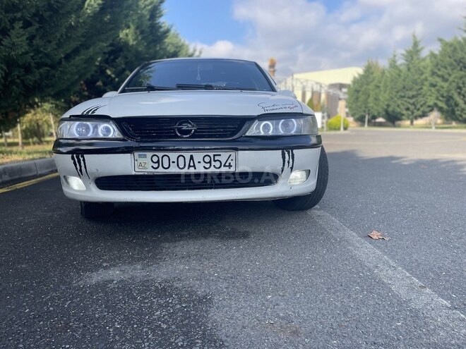 Opel Vectra 1996, 265,000 km - 1.8 l - Qax