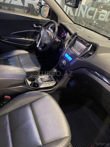 Hyundai Santa Fe-12