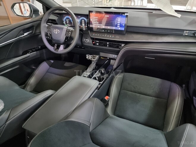 Toyota Camry-15