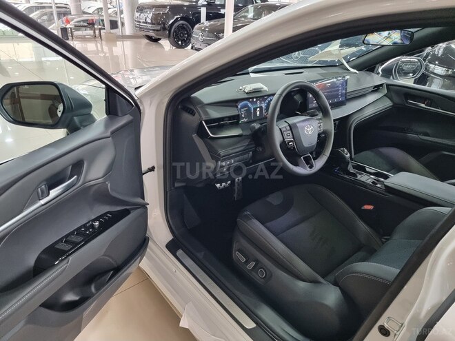 Toyota Camry-12