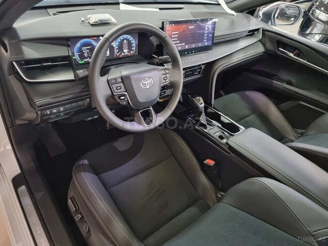 Toyota Camry-16